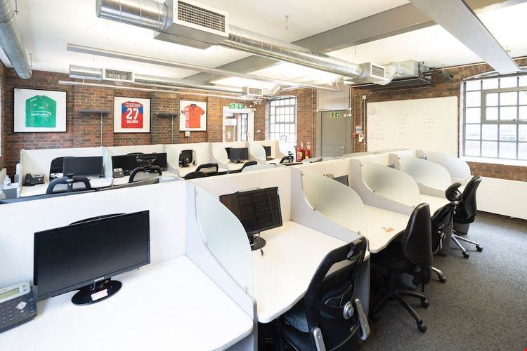 Kitt - 1 Boundary Row