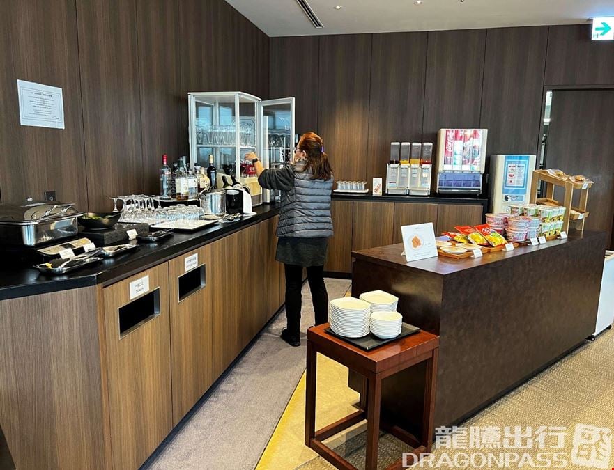 TIAT LOUNGE Tokyo International (Haneda) Airport Terminal 3