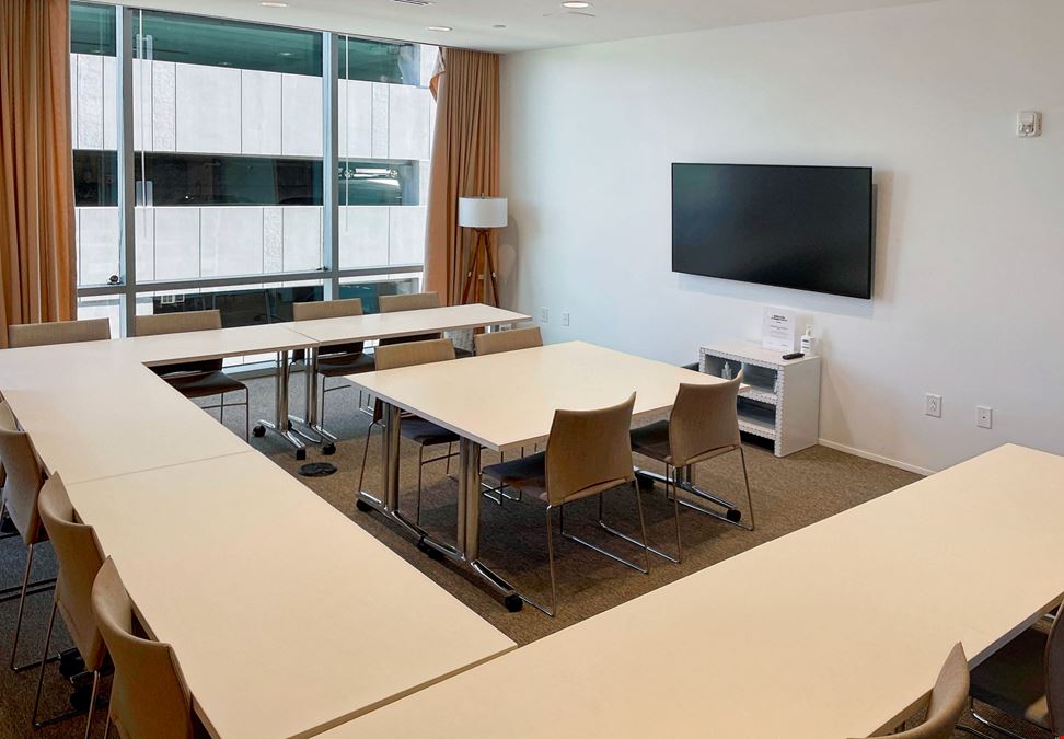 NC, Raleigh - Spaces Crabtree Terrace