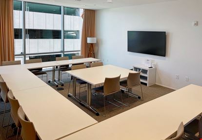 NC, Raleigh - Spaces Crabtree Terrace