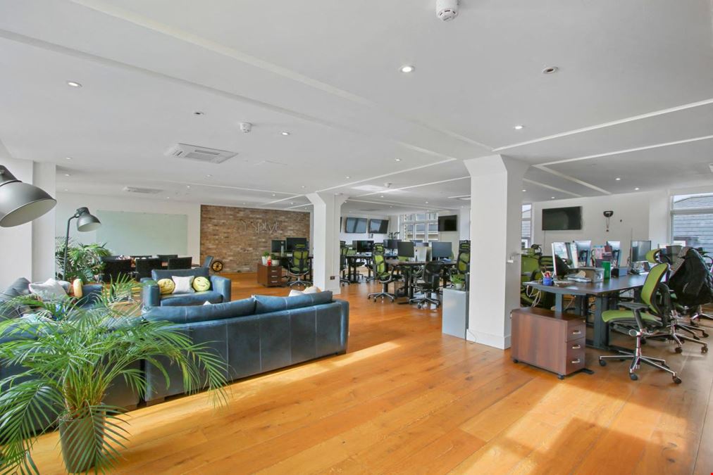 Kitt - Flat Iron Building