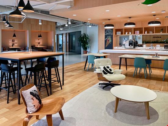 NC, Raleigh - Spaces Crabtree Terrace