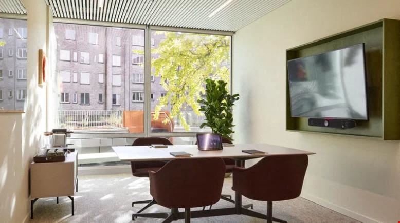 Clockwise Offices - Clockwise - Louise