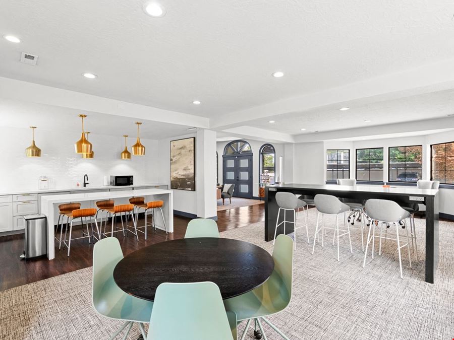 Apt CoWork at Cottonwood Apartments