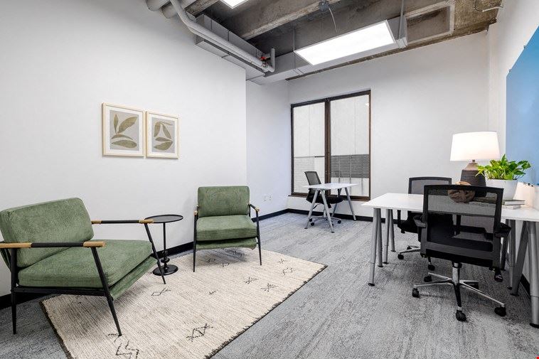 Expansive Team Day Office