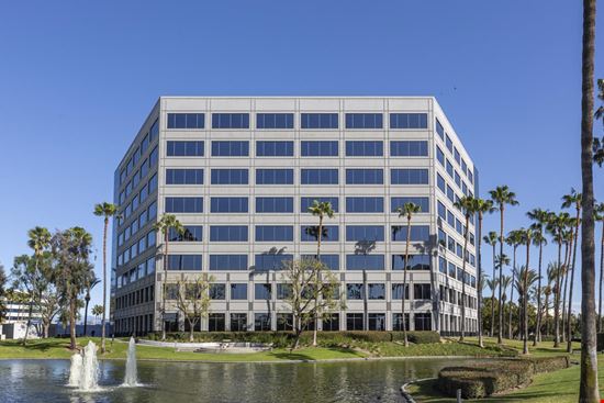 CA, Ontario - One Lakeshore