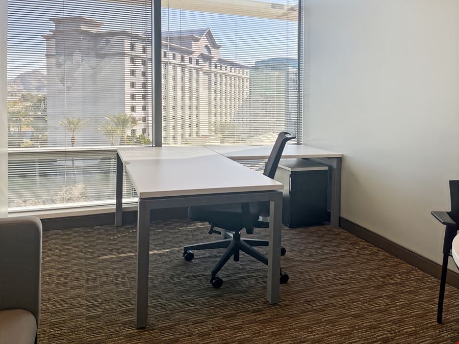 Regus - Phoenix - 24th and Camelback