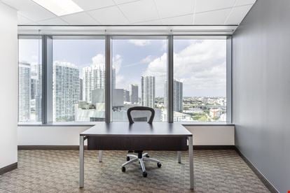 Regus - Miami - Wells Fargo Plaza