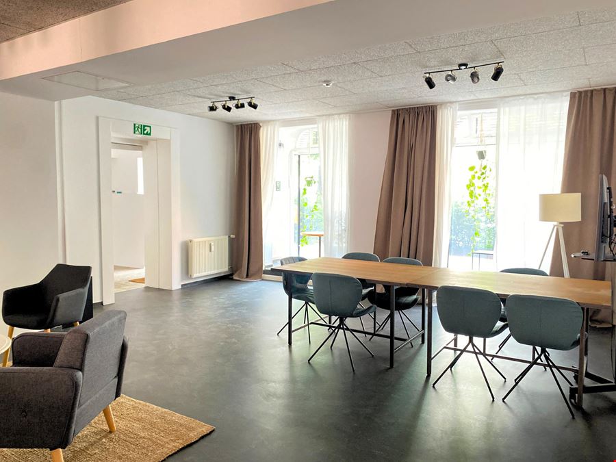 THE GATE BERLIN - TOR 208