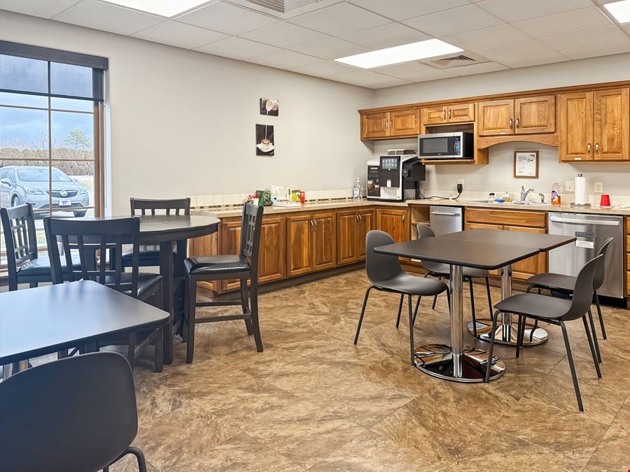 Regus - Hutchinson - 23rd Ave