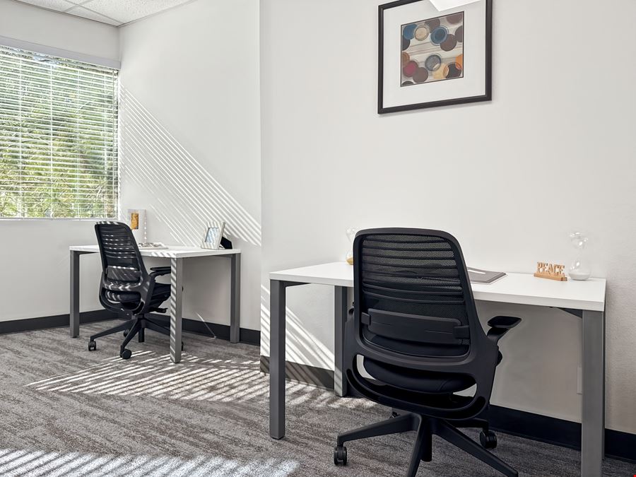 CA, Santa Rosa - Neotomas Ave