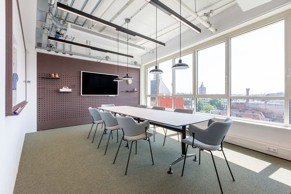 Spaces - London Highbury & Islington