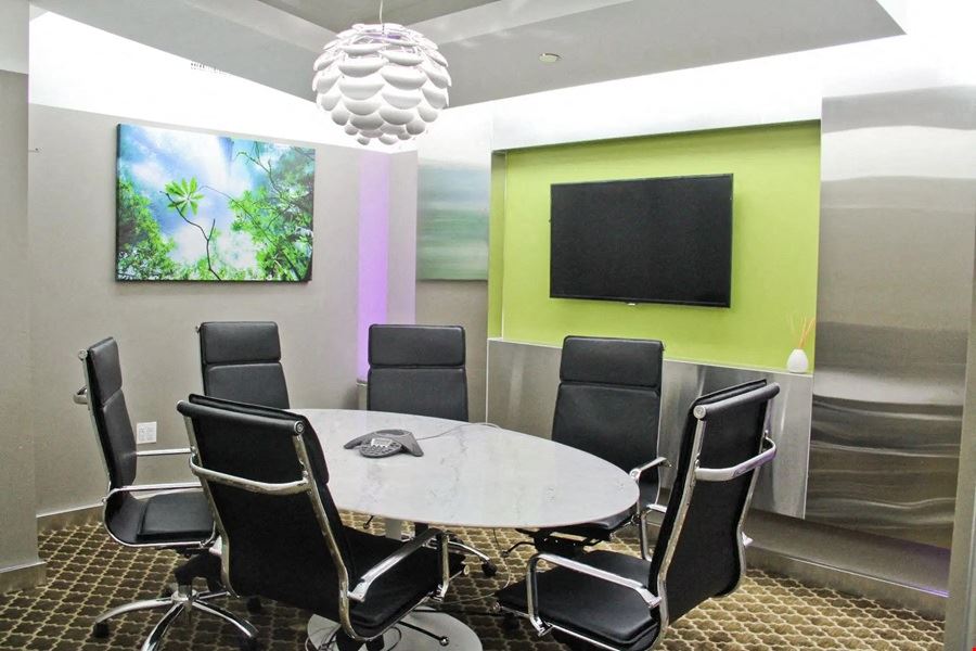 Meeting Room E 6 Guests
