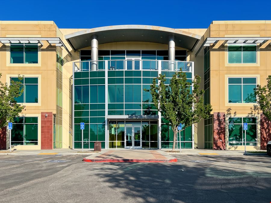 CA, Valencia - Gateway Plaza