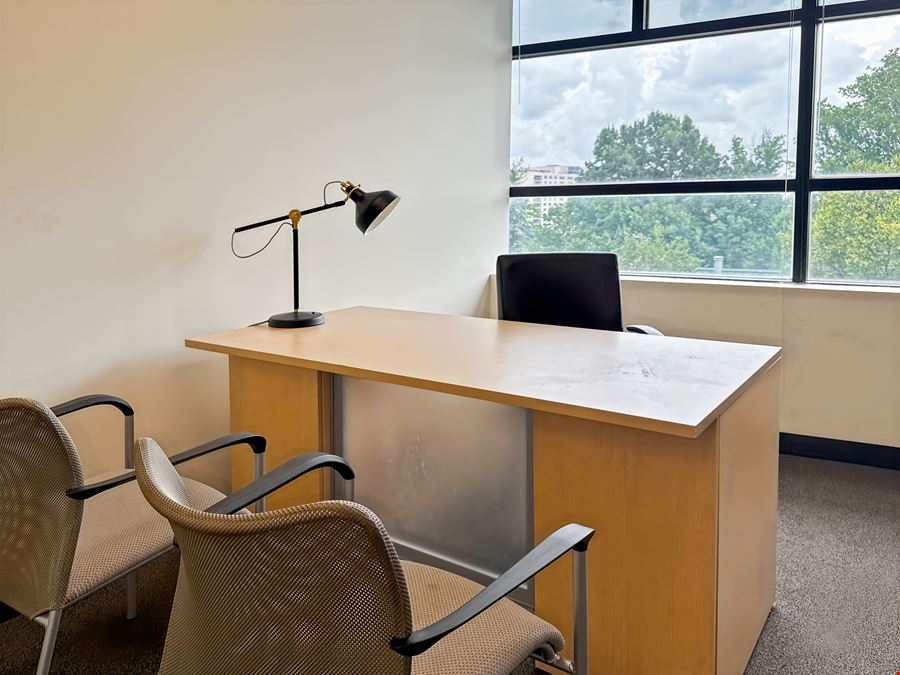 MD, Bethesda - Wisconsin Ave