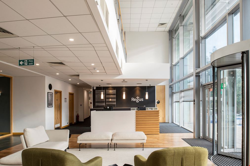 Regus - Atterbury Lakes