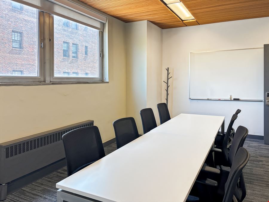 IA, Des Moines - Grand Ave