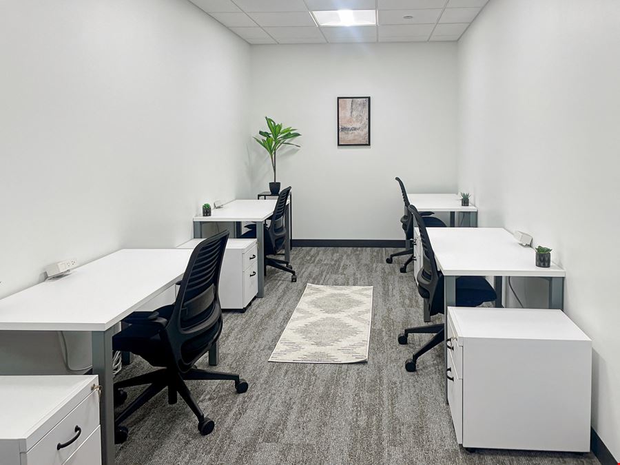 IL, Westmont - Oakmont Plaza Drive