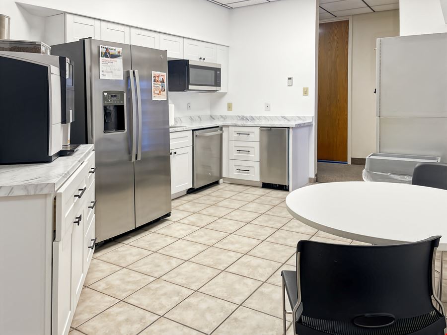 Regus - Bedford - 1600 Airport Freeway