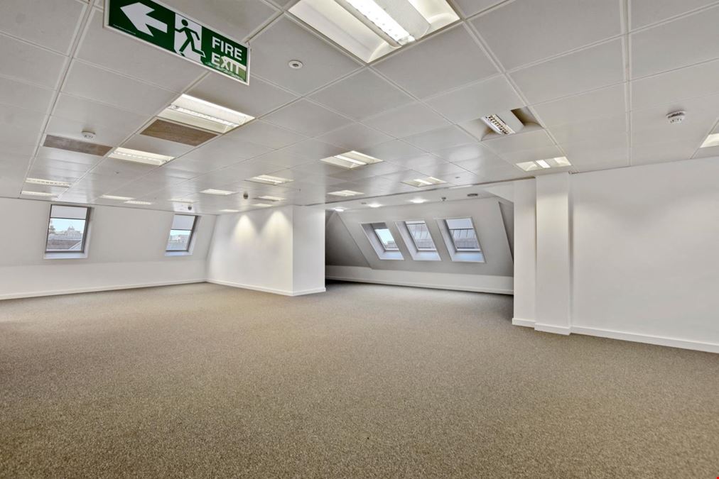 Kitt - Cannongate House