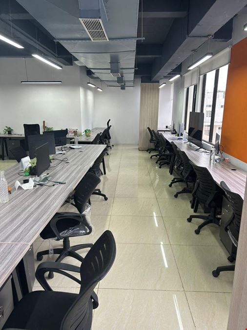 Mikro Grafeio - Sanhasa Square