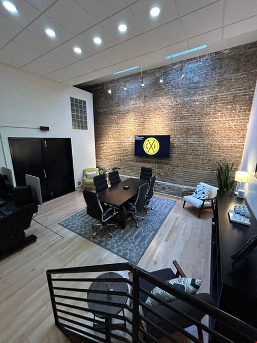 Studio Lounge
