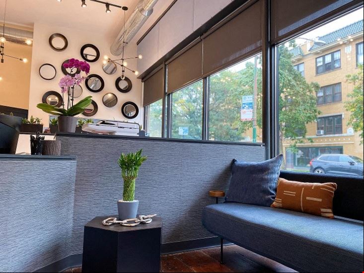 4631 North Lincoln Avenue