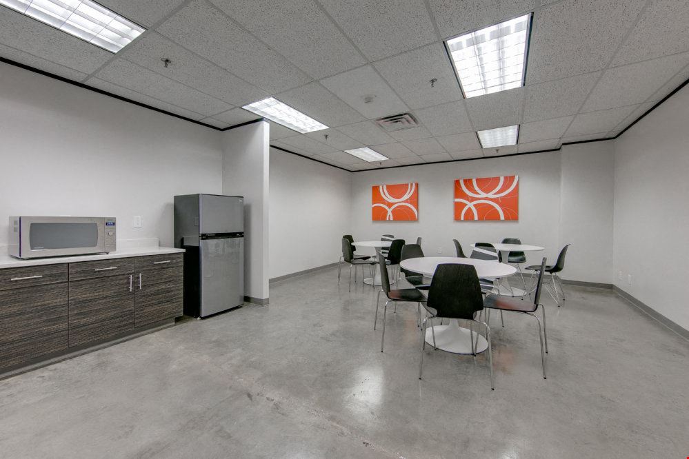 8330-8360 Lyndon B Johnson Fwy