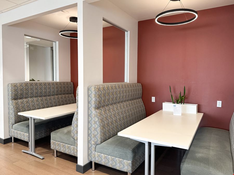 LA, New Orleans - Place St. Charles