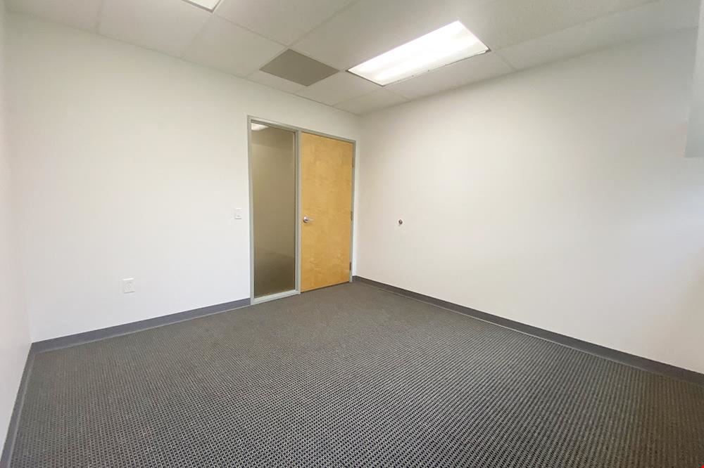 Workstyle Flexible Spaces - 10000 North 31st Avenue
