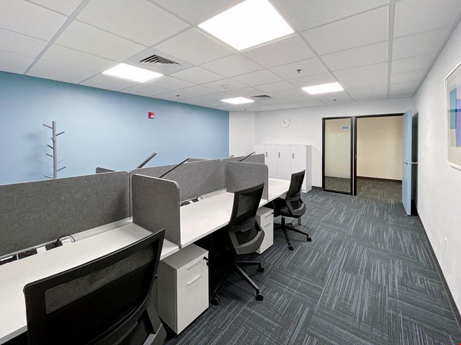 MI, Saginaw - Fashion Square Blvd