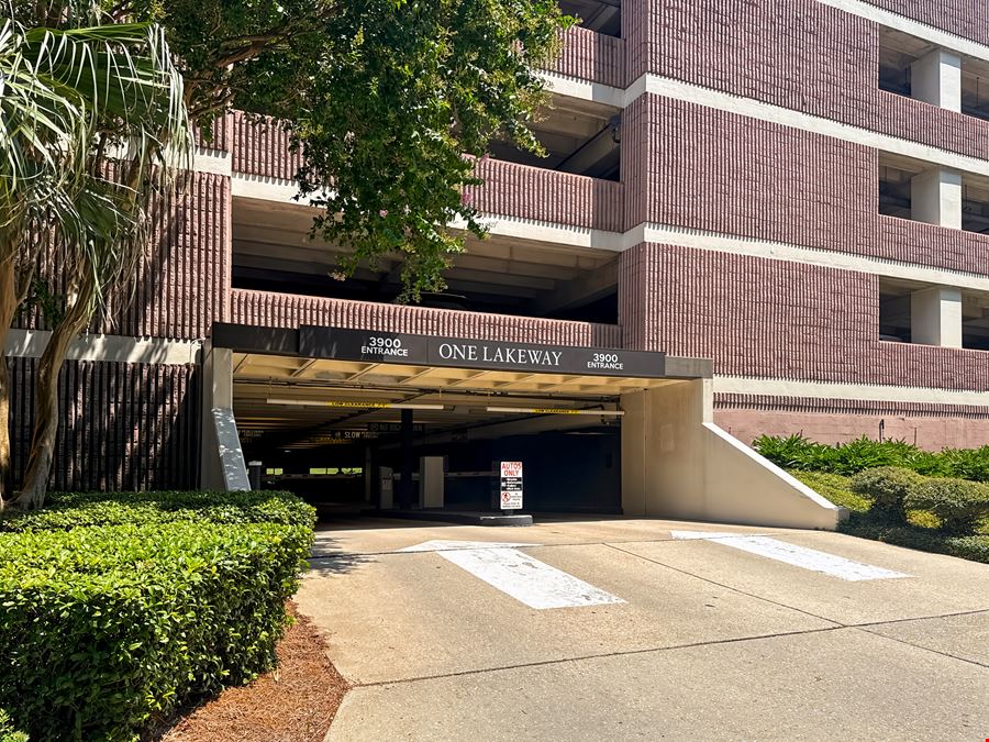 LA, New Orleans - Metairie - One Lakeway