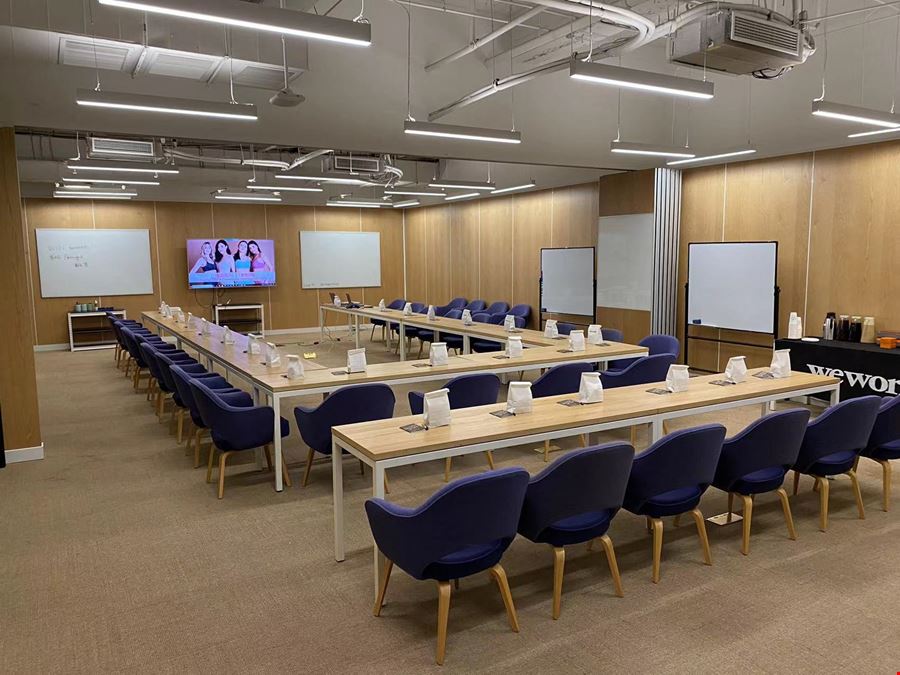 Shanghai Plaza - No. 138 Huaihai Middle Road