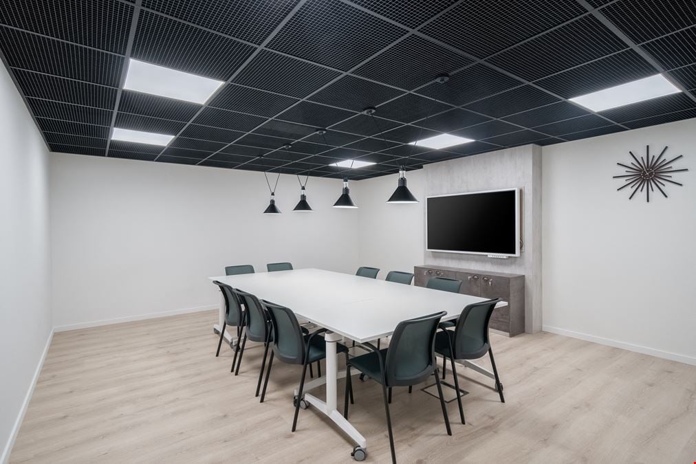 Regus - Novi - Beck Road