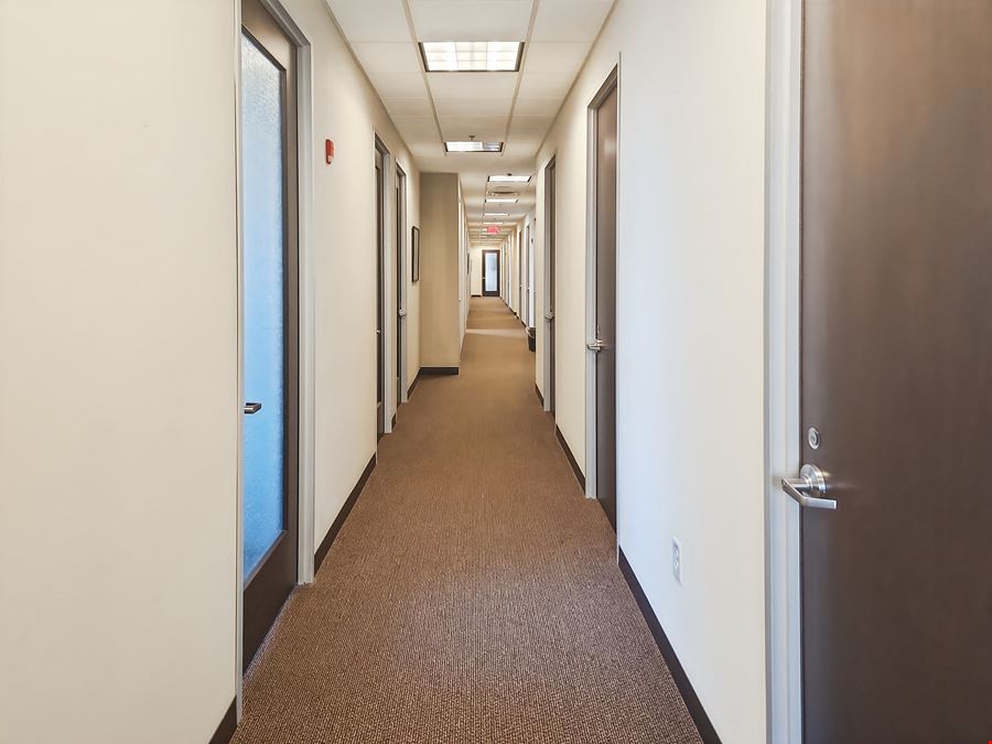 Regus - Fayetteville - Main Street Office Center
