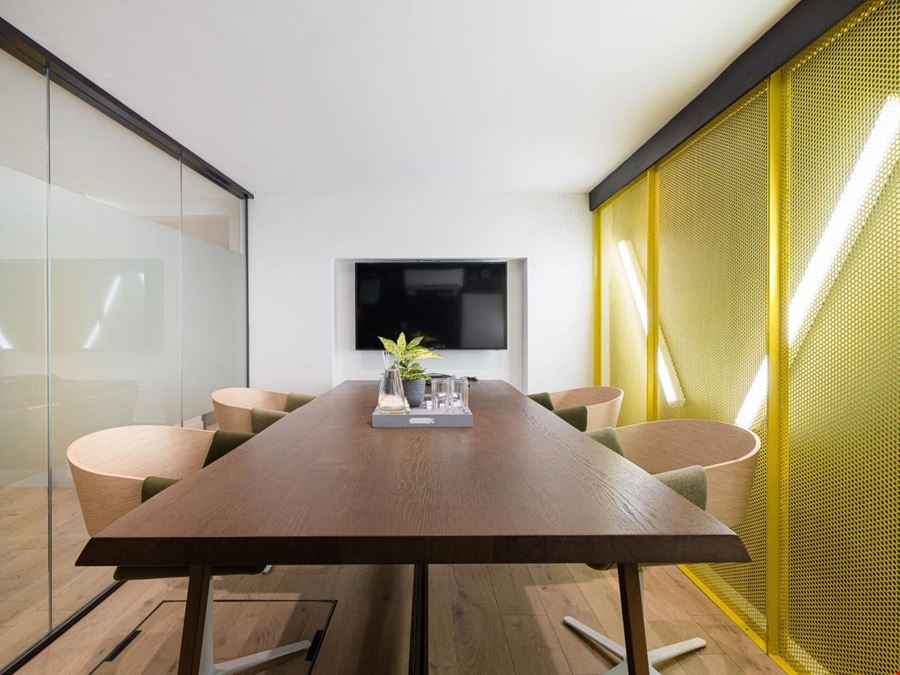 Uncommon - Highbury & Islington