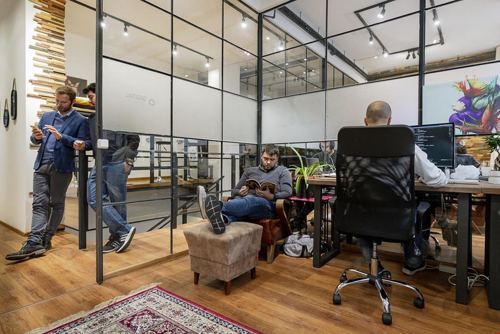 Networking Premium Coworking Space - Networking Premium Working Space - Rakovska HQ