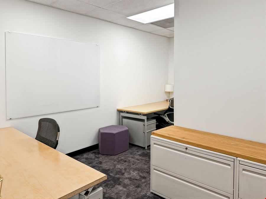 IL, Chicago - E Huron St