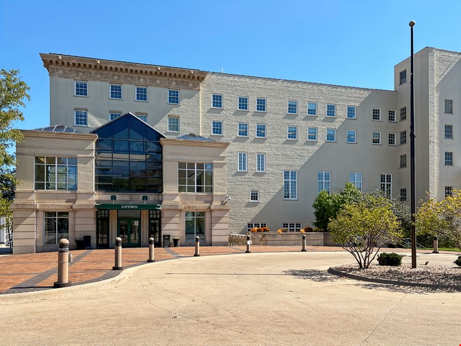 NE, Omaha - 2027 Dodge St