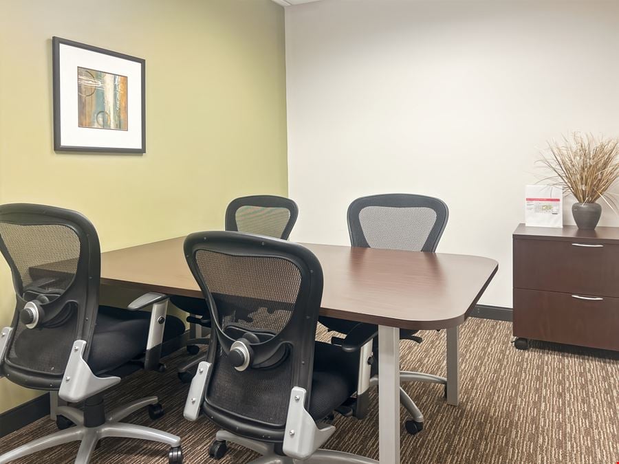 Regus - Decatur - One West Court Square