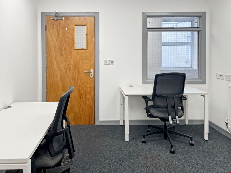 Regus - Coleraine River House