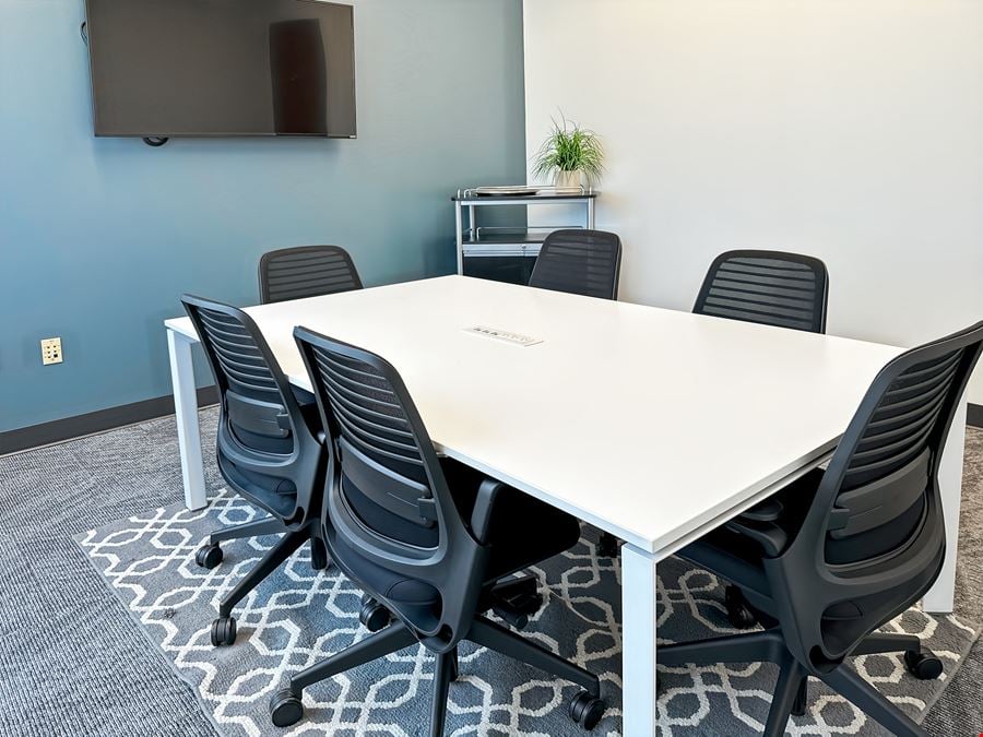 CA, Woodland Hills - Trillium Towers Center