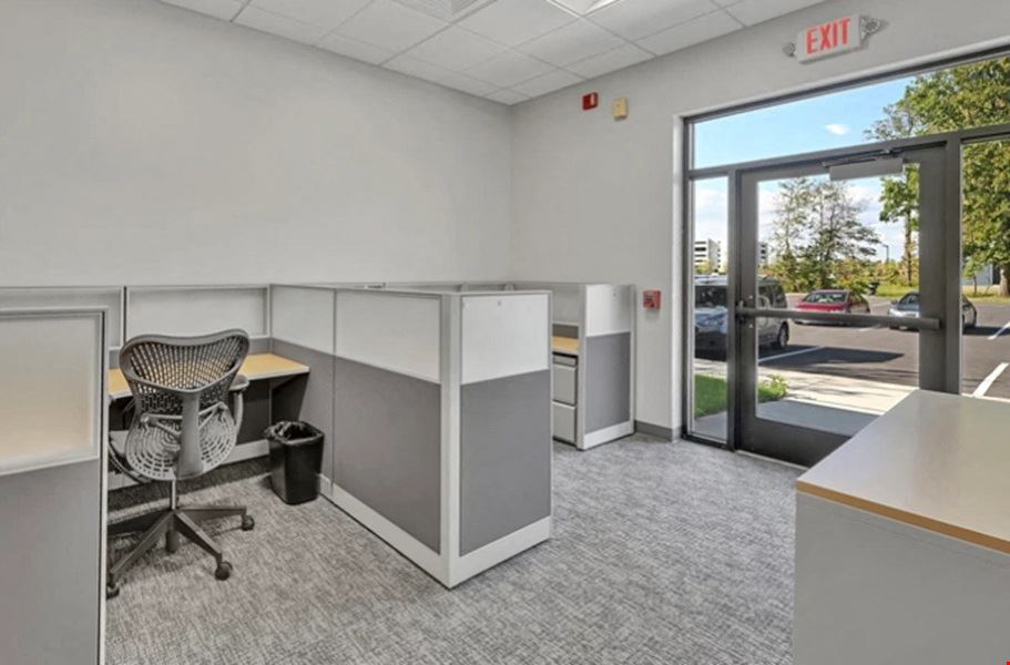 6081 Hamilton Boulevard