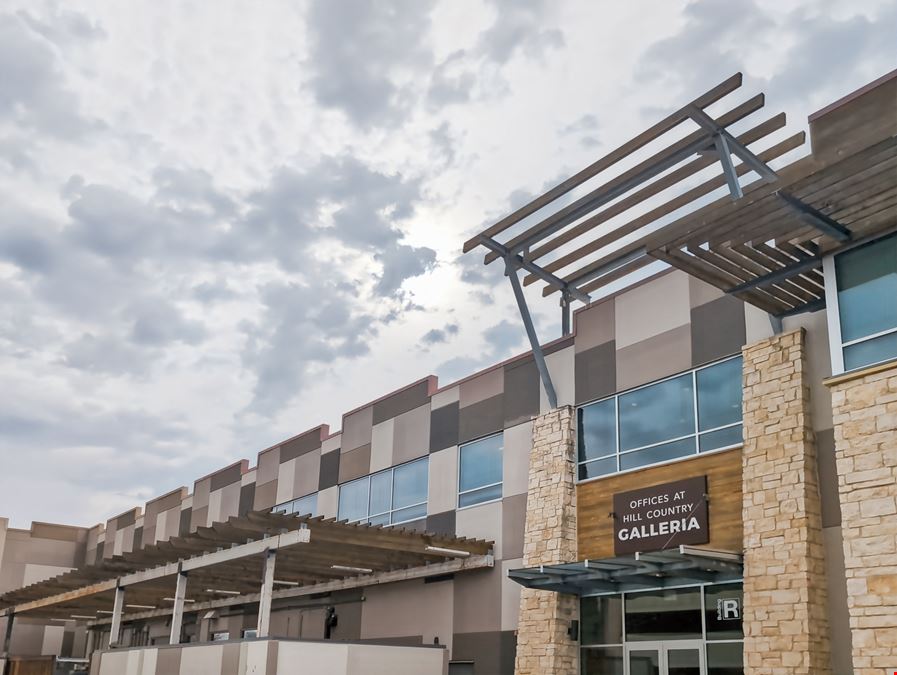 TX, Bee Cave - Hill Country Galleria