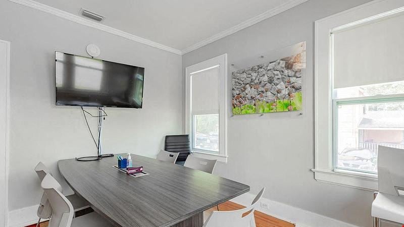 Meeting Room (Up to 8)