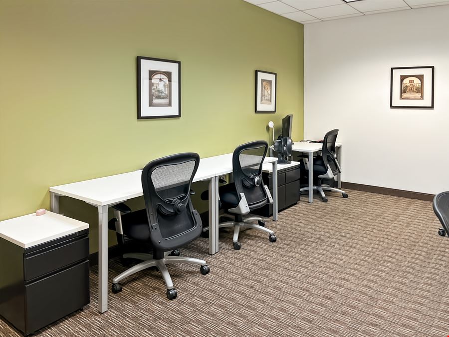 Regus - Phoenix - 24th and Camelback