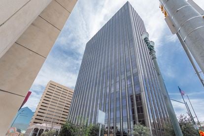 Regus - Wells Fargo Plaza