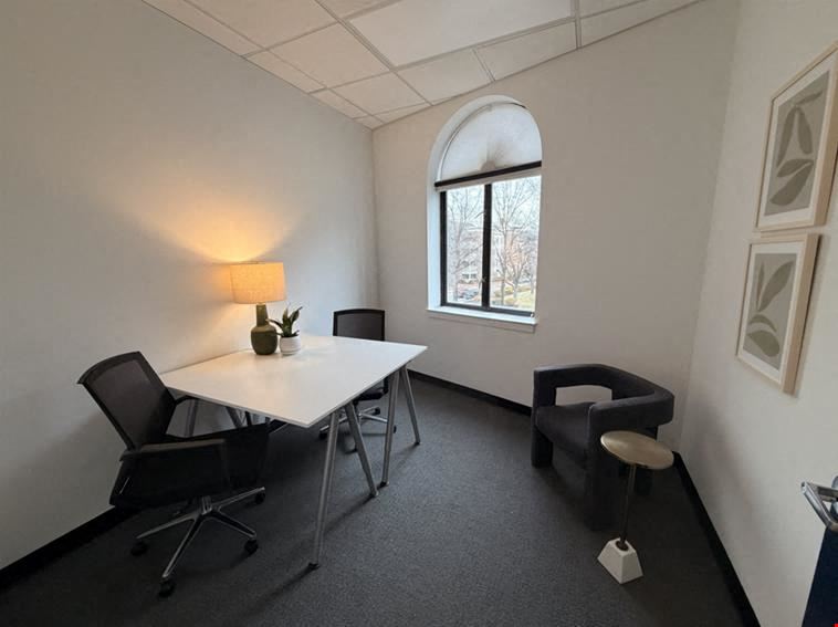 Expansive Day Office