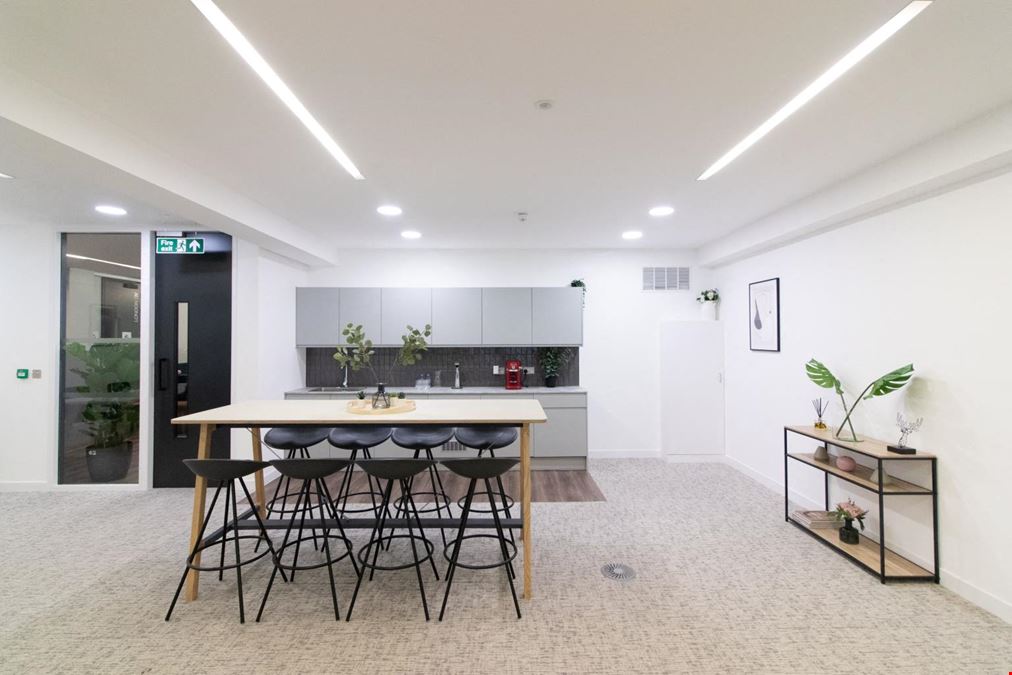 Kitt - Crane Building