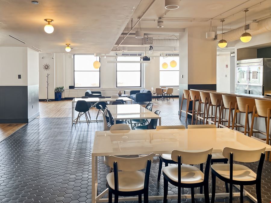 IL, Chicago - 332 S Michigan Avenue